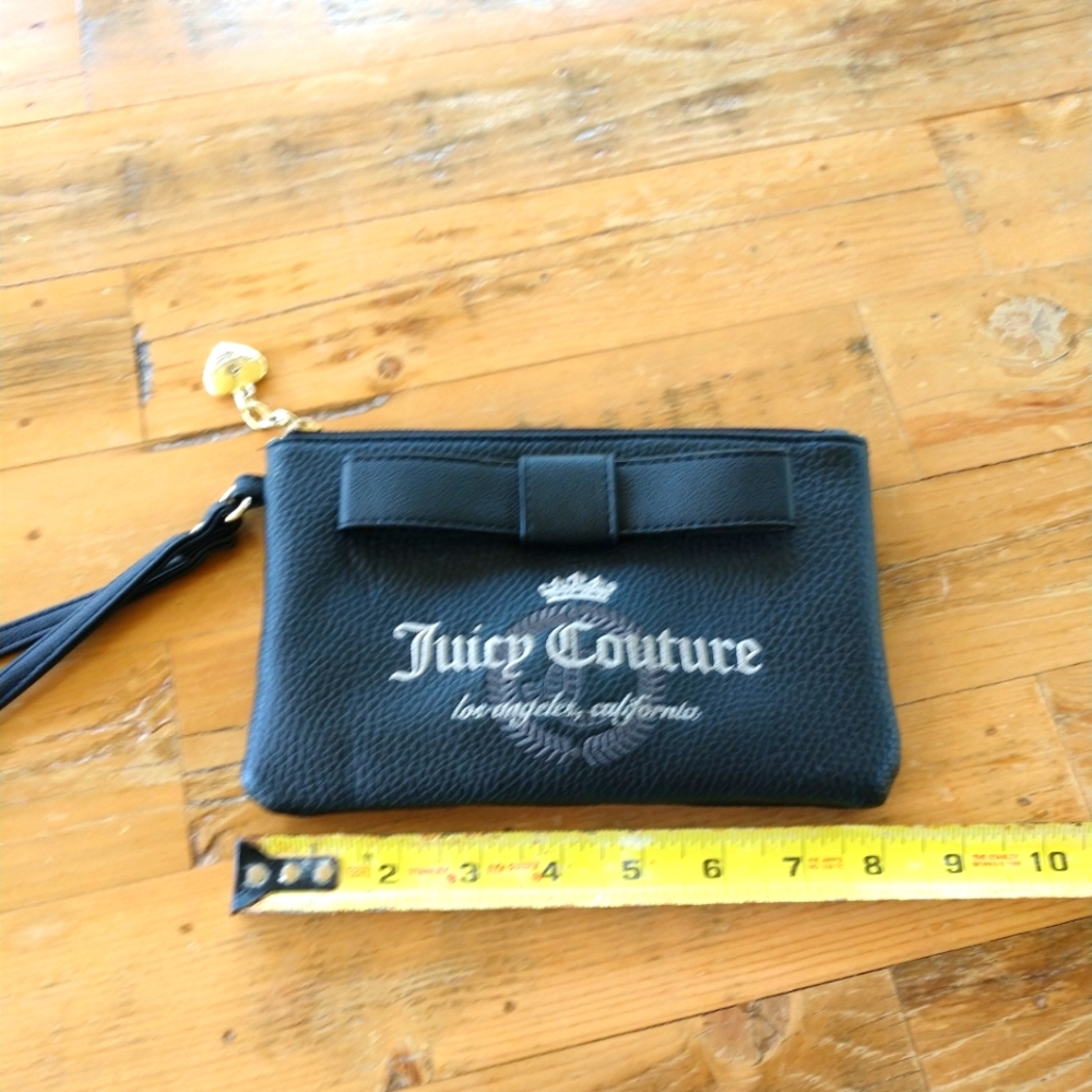 Juicy wristlet